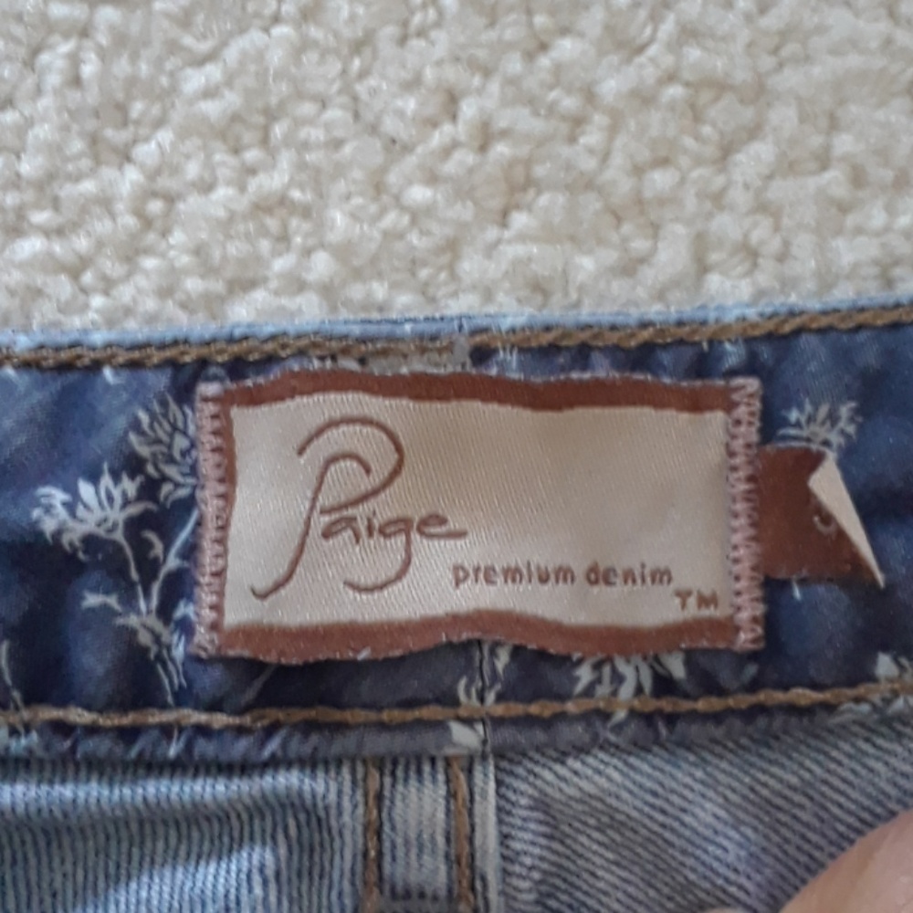 Shorts - Picture 3 of 3